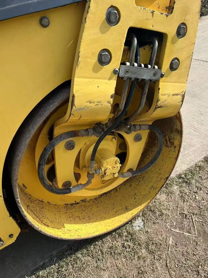 Bomag BW 100 AD - 로드 롤러 : 사진 5 Bomag BW 100 AD - 로드 롤러 : 사진 5