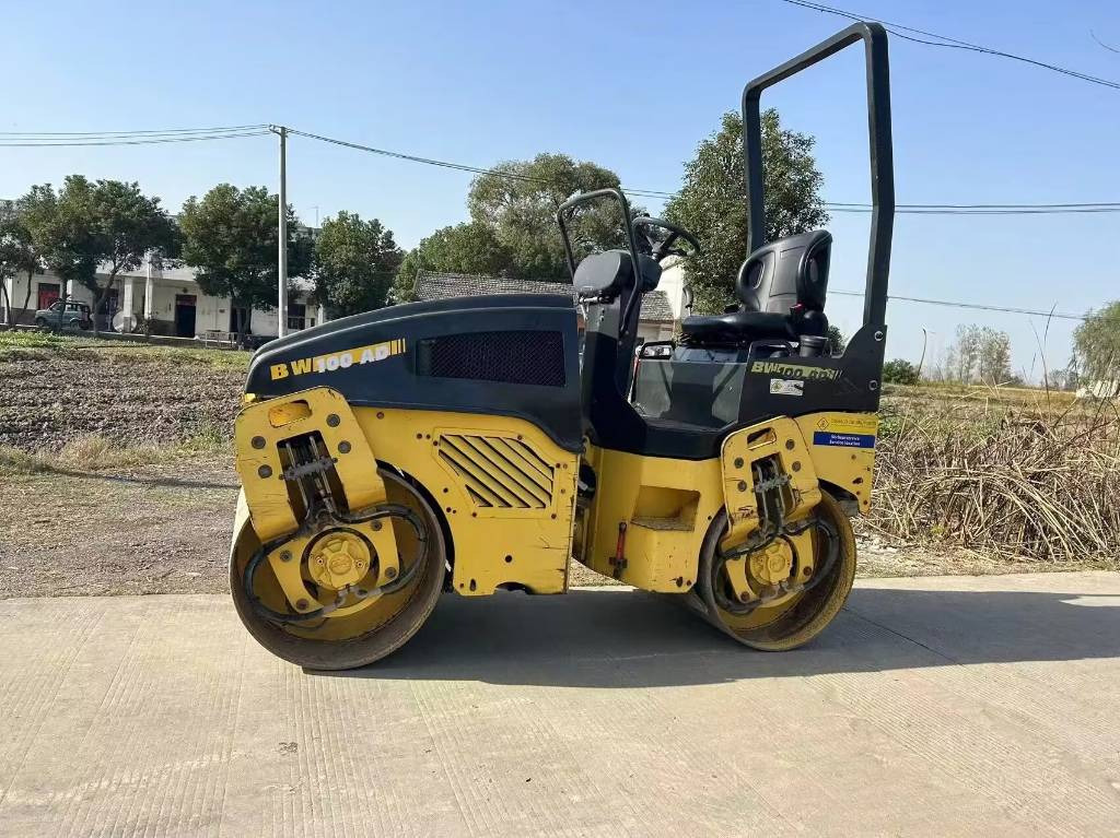 Bomag BW 100 AD - 로드 롤러 : 사진 1 Bomag BW 100 AD - 로드 롤러 : 사진 1