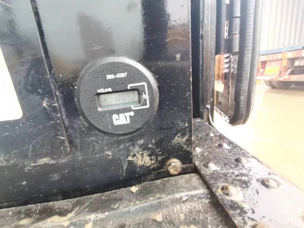 CAT 305.5 E - 크롤러 굴삭기 : 사진 4 CAT 305.5 E - 크롤러 굴삭기 : 사진 4