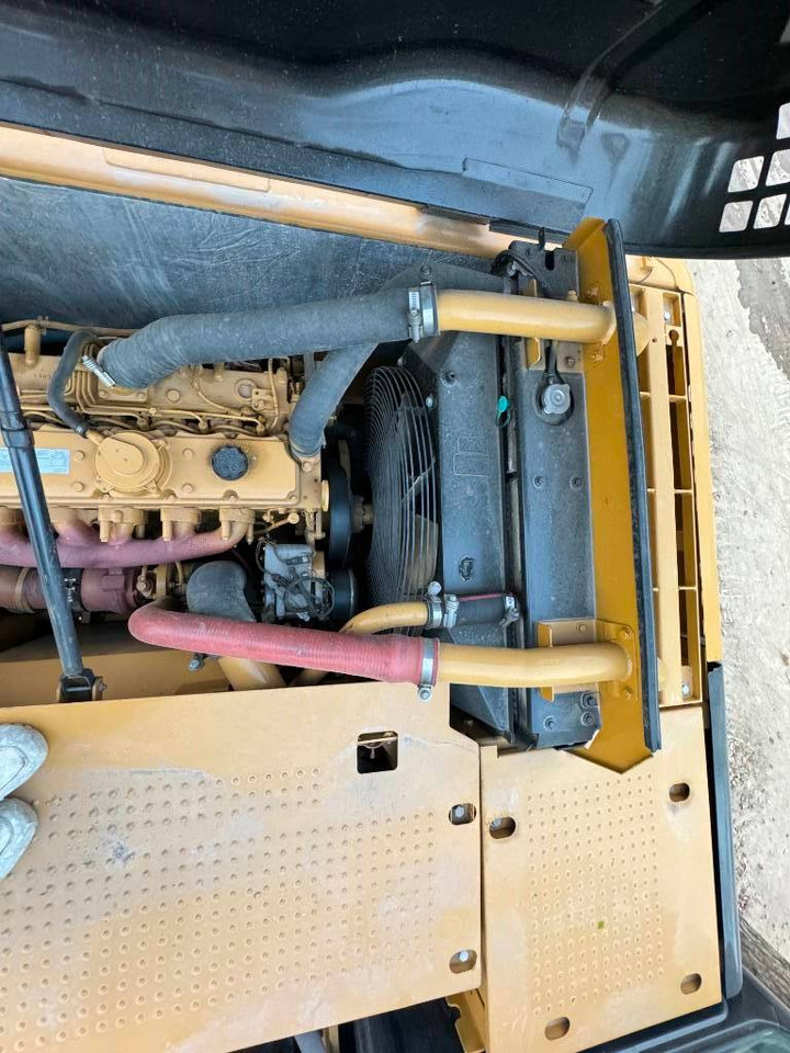 CAT 320 D-C7.1 enging - 크롤러 굴삭기 : 사진 5 CAT 320 D-C7.1 enging - 크롤러 굴삭기 : 사진 5