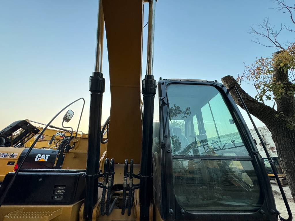 CAT 320 D Engine C7.1 - 크롤러 굴삭기 : 사진 3 CAT 320 D Engine C7.1 - 크롤러 굴삭기 : 사진 3
