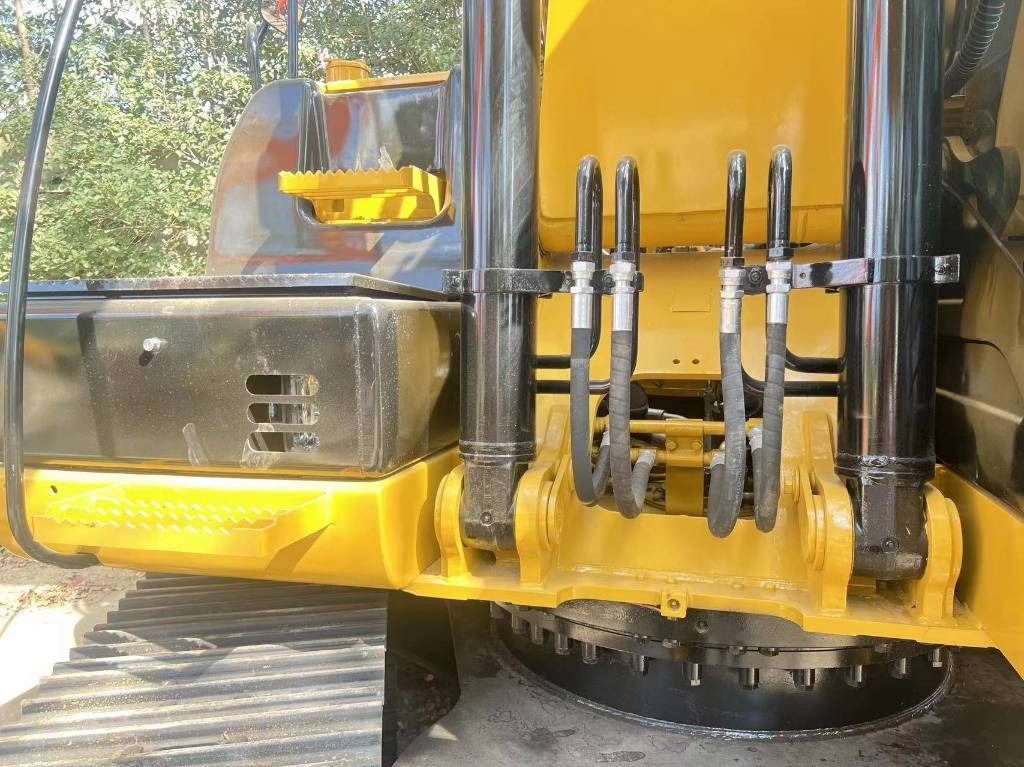 CAT 320 D L - 크롤러 굴삭기 : 사진 2 CAT 320 D L - 크롤러 굴삭기 : 사진 2