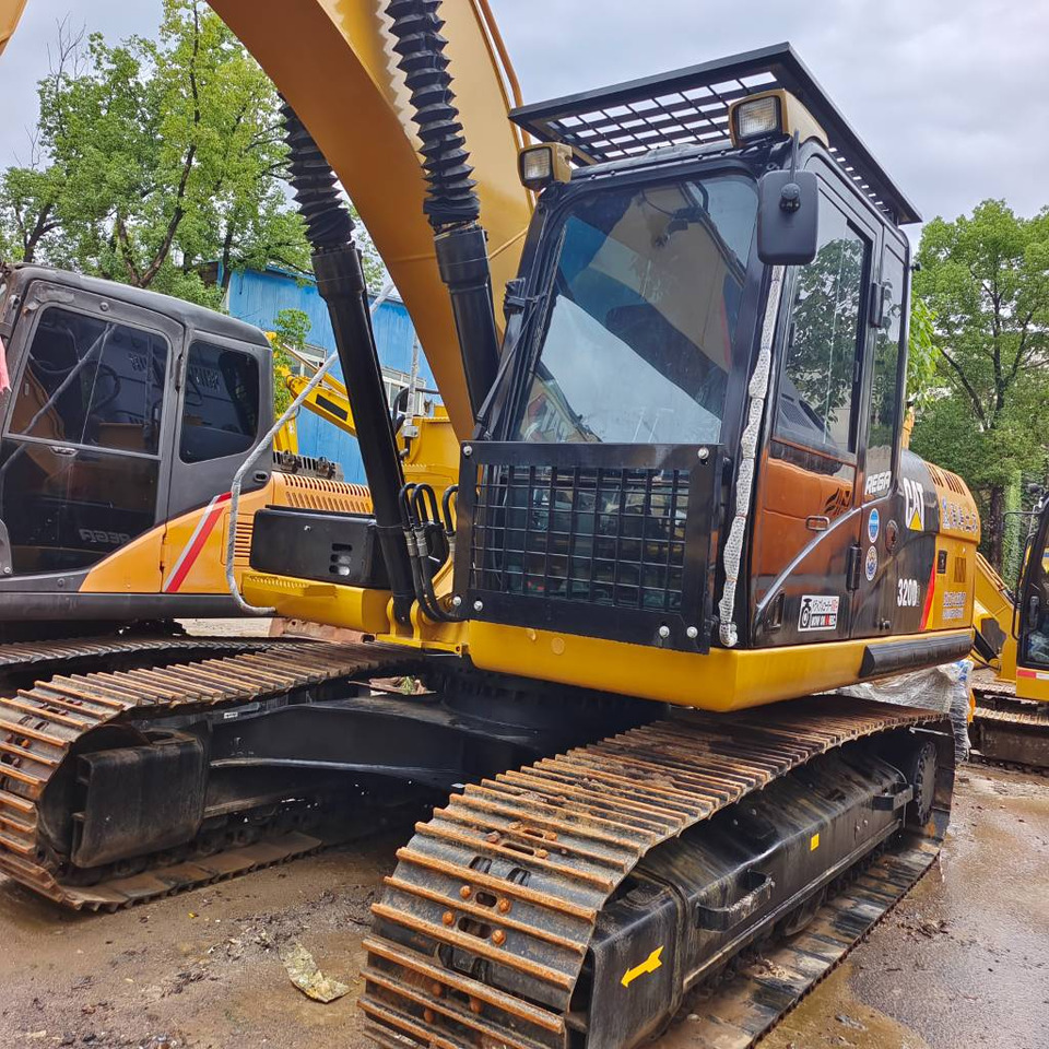 CAT 320D2 - 크롤러 굴삭기 : 사진 1 CAT 320D2 - 크롤러 굴삭기 : 사진 1