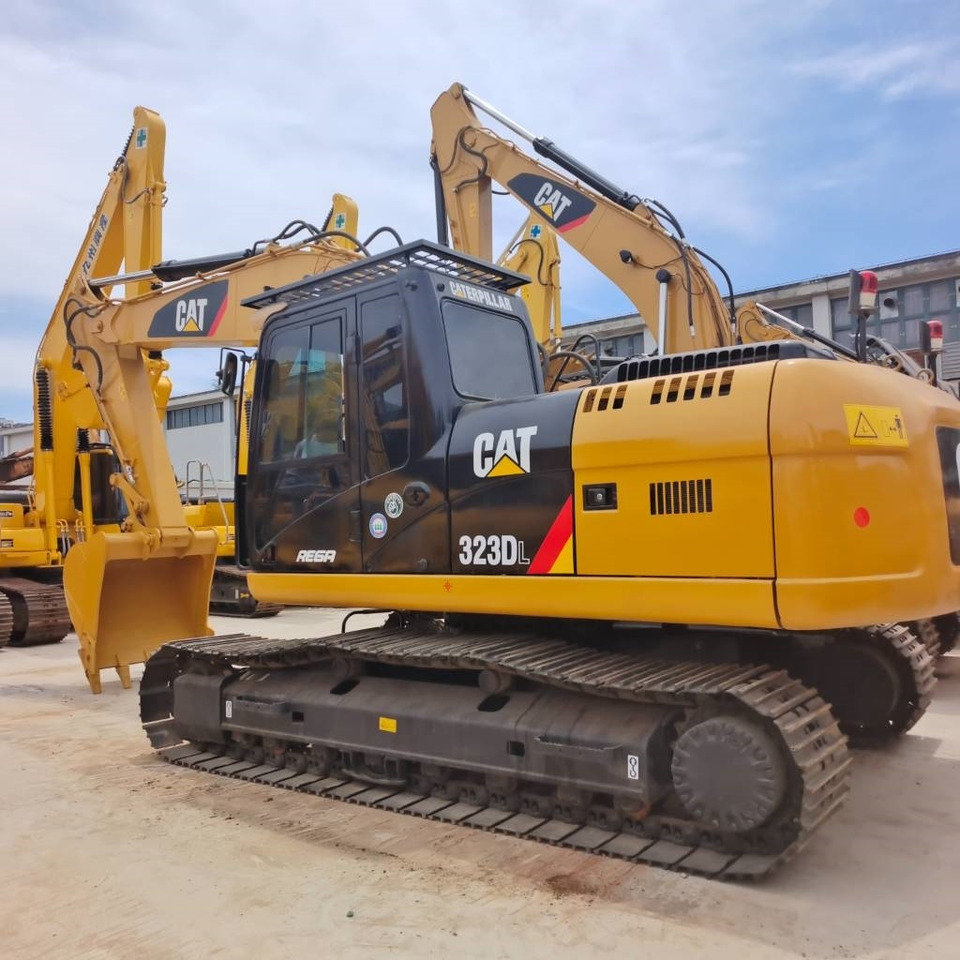 CAT 323 D - 크롤러 굴삭기 : 사진 3 CAT 323 D - 크롤러 굴삭기 : 사진 3