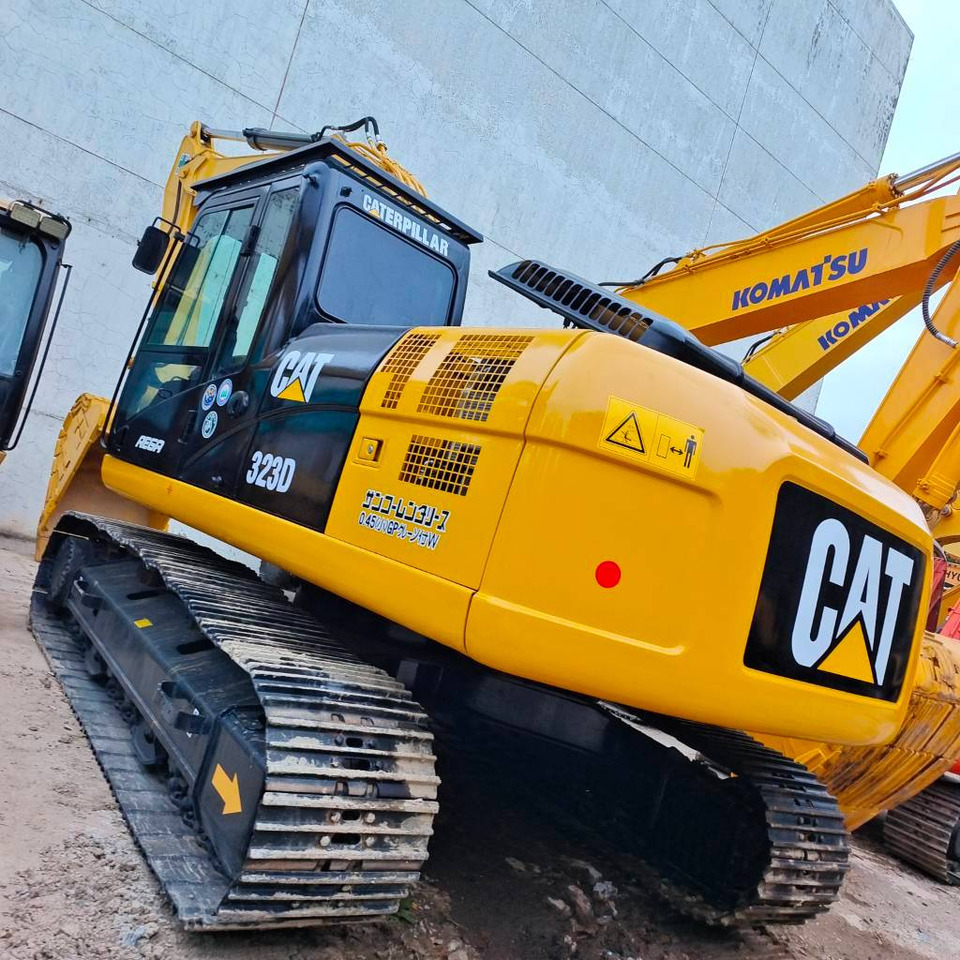 CAT 323 D - 크롤러 굴삭기 : 사진 3 CAT 323 D - 크롤러 굴삭기 : 사진 3