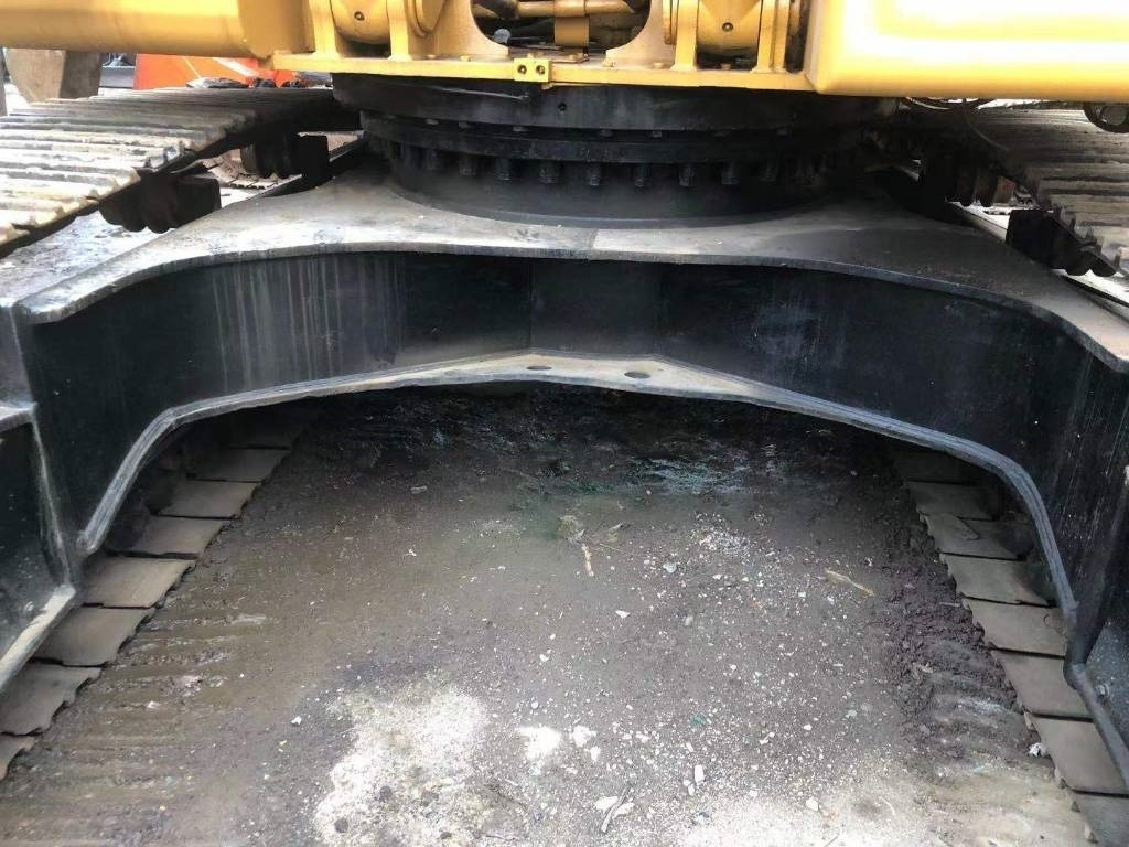 CAT 330 B L - 크롤러 굴삭기 : 사진 4 CAT 330 B L - 크롤러 굴삭기 : 사진 4