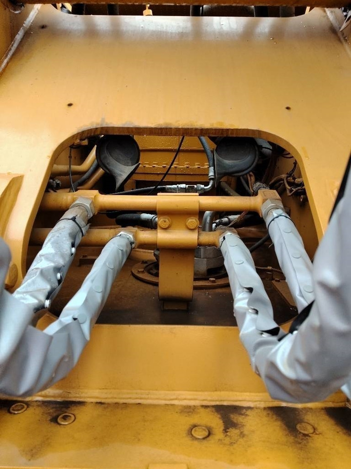 CAT 330GC - 크롤러 굴삭기 : 사진 2 CAT 330GC - 크롤러 굴삭기 : 사진 2