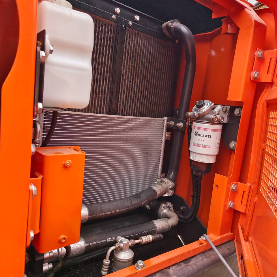 크롤러 굴삭기 Doosan DX 150 LC : 사진 13