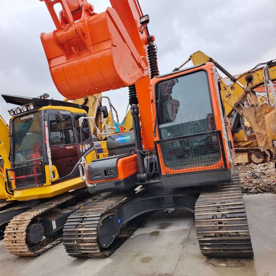 크롤러 굴삭기 Doosan DX 150 LC : 사진 8