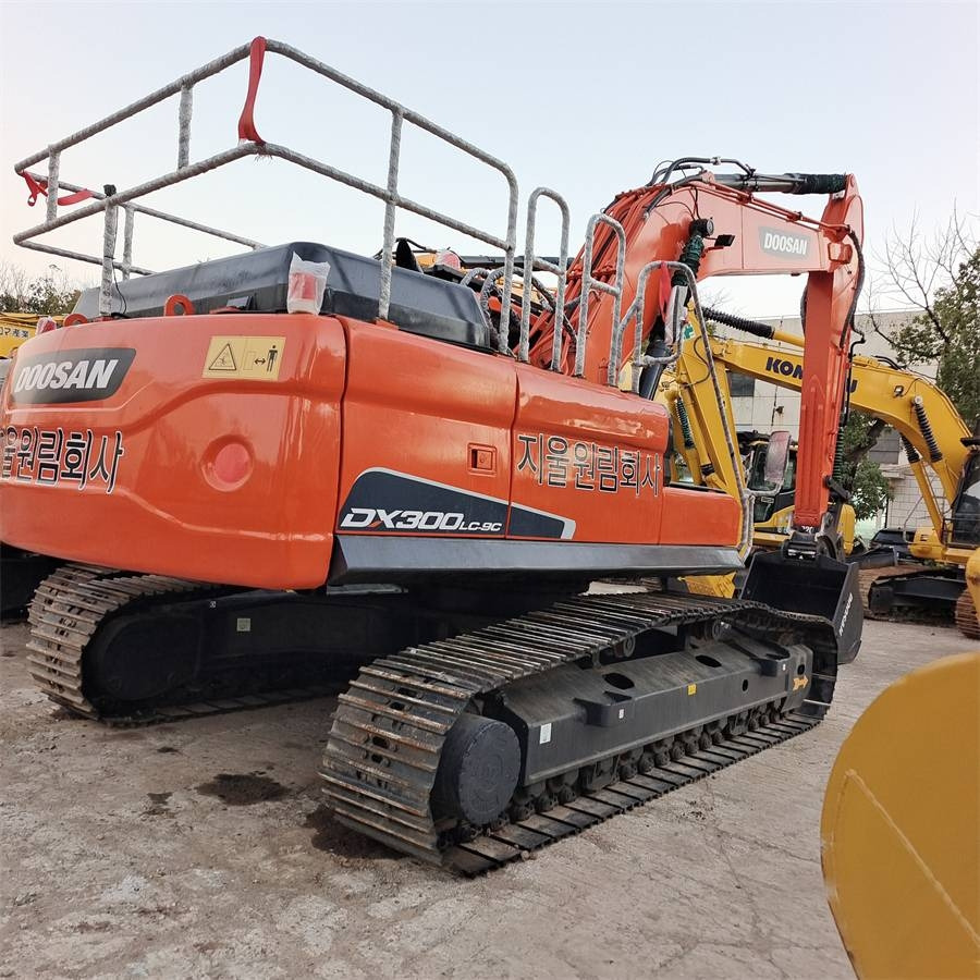 Doosan DX 300 LC - 크롤러 굴삭기 : 사진 1 Doosan DX 300 LC - 크롤러 굴삭기 : 사진 1