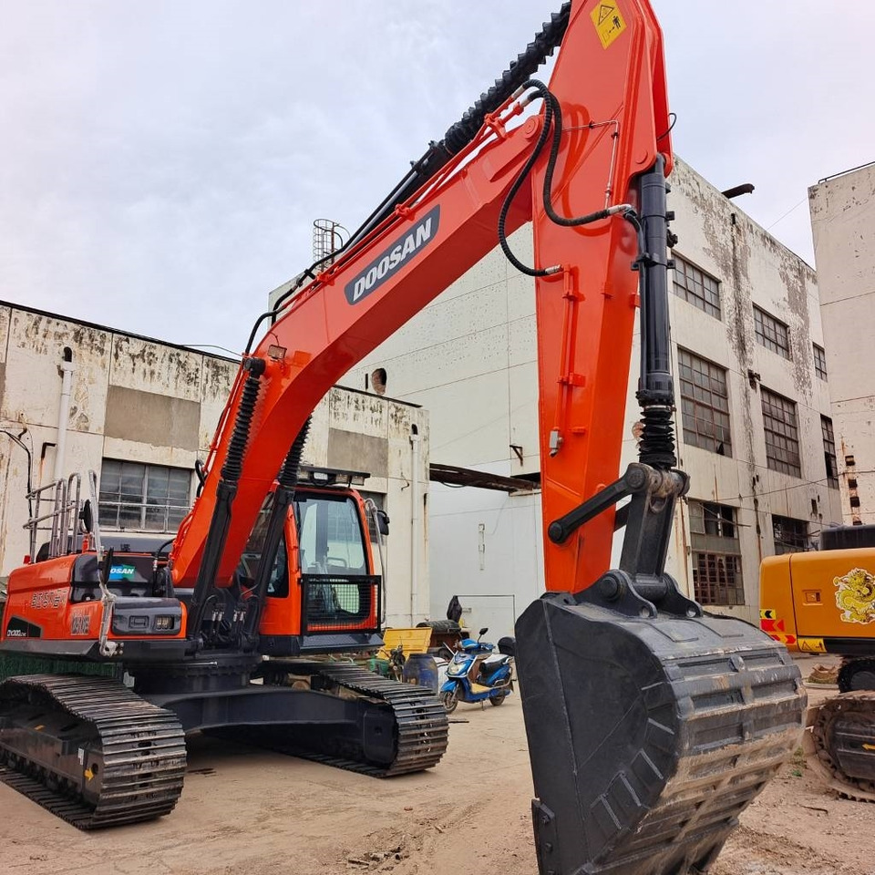 Doosan DX 300 - 크롤러 굴삭기 : 사진 4 Doosan DX 300 - 크롤러 굴삭기 : 사진 4