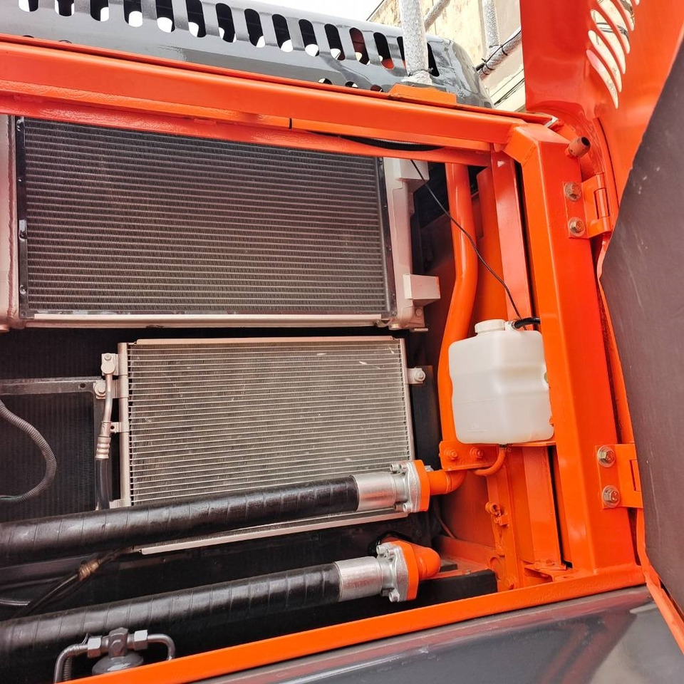 Doosan DX 300 - 크롤러 굴삭기 : 사진 5 Doosan DX 300 - 크롤러 굴삭기 : 사진 5