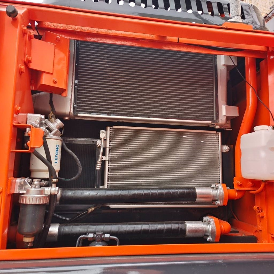 Doosan DX 300 - 크롤러 굴삭기 : 사진 4 Doosan DX 300 - 크롤러 굴삭기 : 사진 4