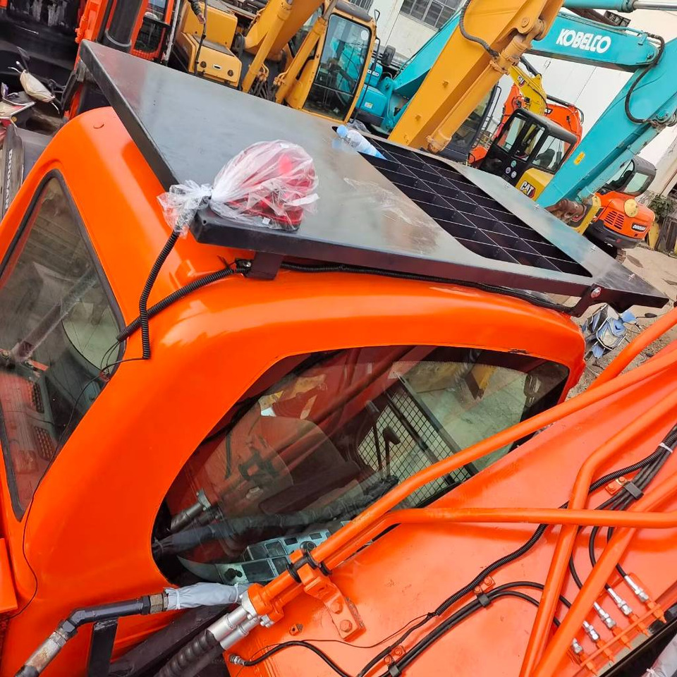 Doosan DX 300 - 크롤러 굴삭기 : 사진 5 Doosan DX 300 - 크롤러 굴삭기 : 사진 5