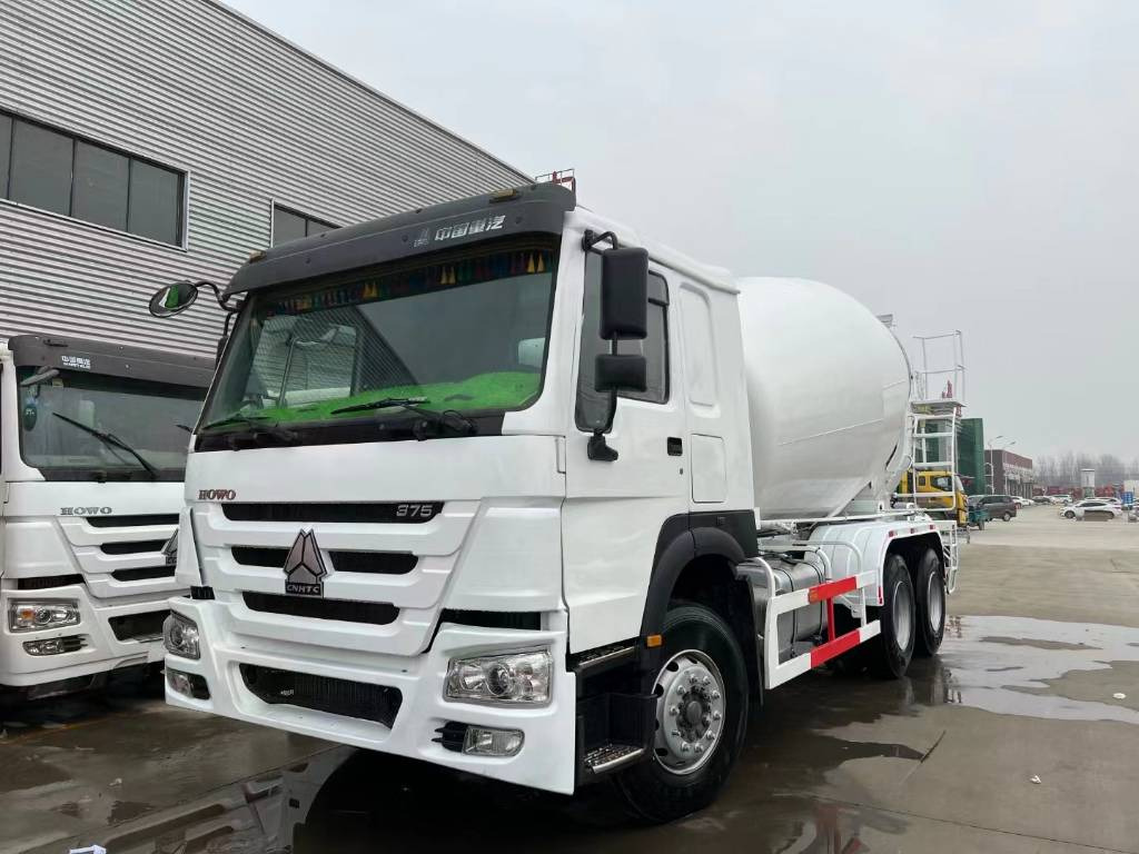 Howo 375 - 유조트럭 : 사진 4 Howo 375 - 유조트럭 : 사진 4