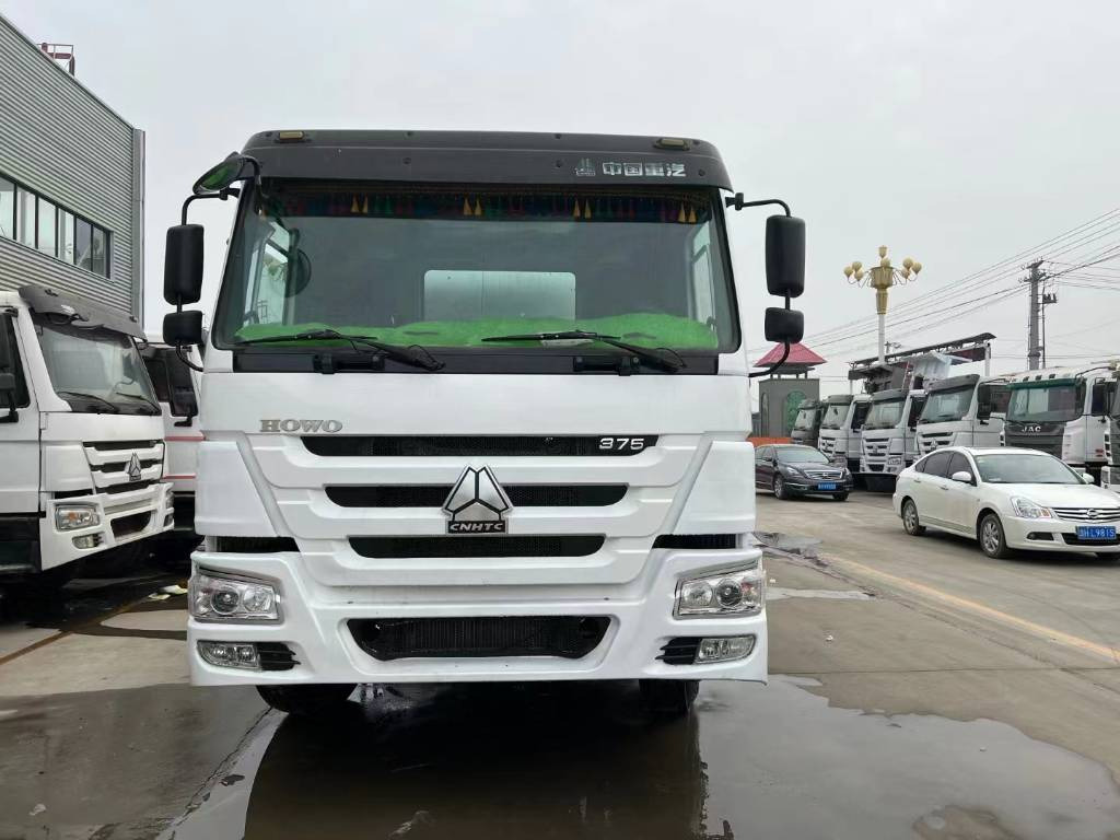 Howo 375 - 유조트럭 : 사진 3 Howo 375 - 유조트럭 : 사진 3