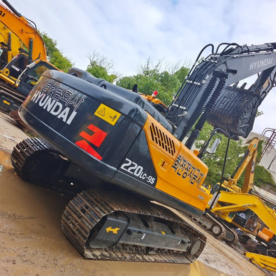 크롤러 굴삭기 Hyundai 220 LC-9S : 사진 16