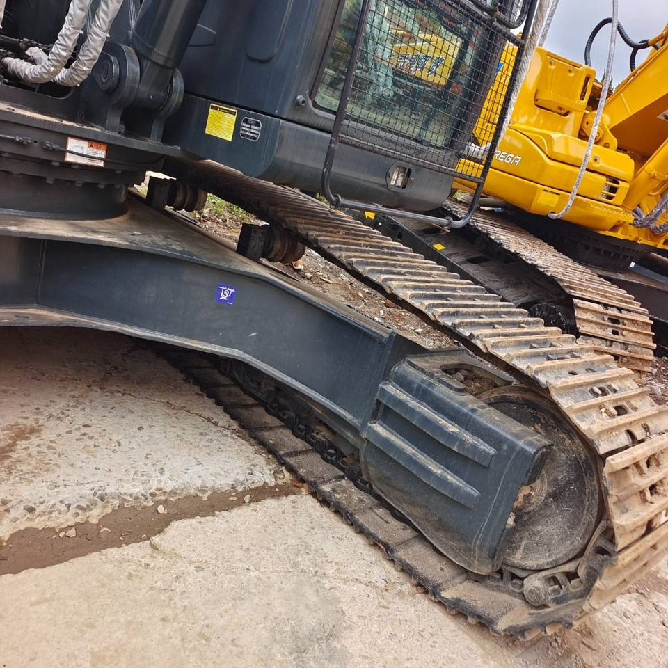 Hyundai 305LC - 크롤러 굴삭기 : 사진 4 Hyundai 305LC - 크롤러 굴삭기 : 사진 4