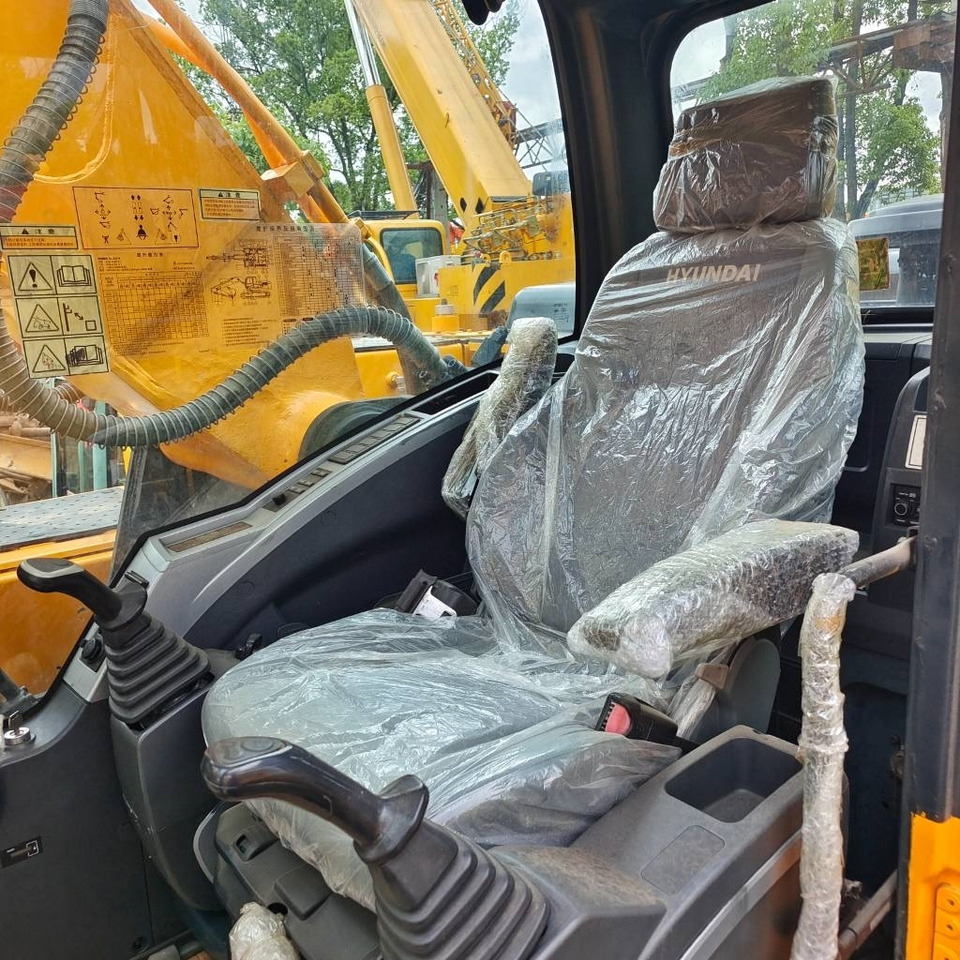 Hyundai 305LC - 크롤러 굴삭기 : 사진 5 Hyundai 305LC - 크롤러 굴삭기 : 사진 5