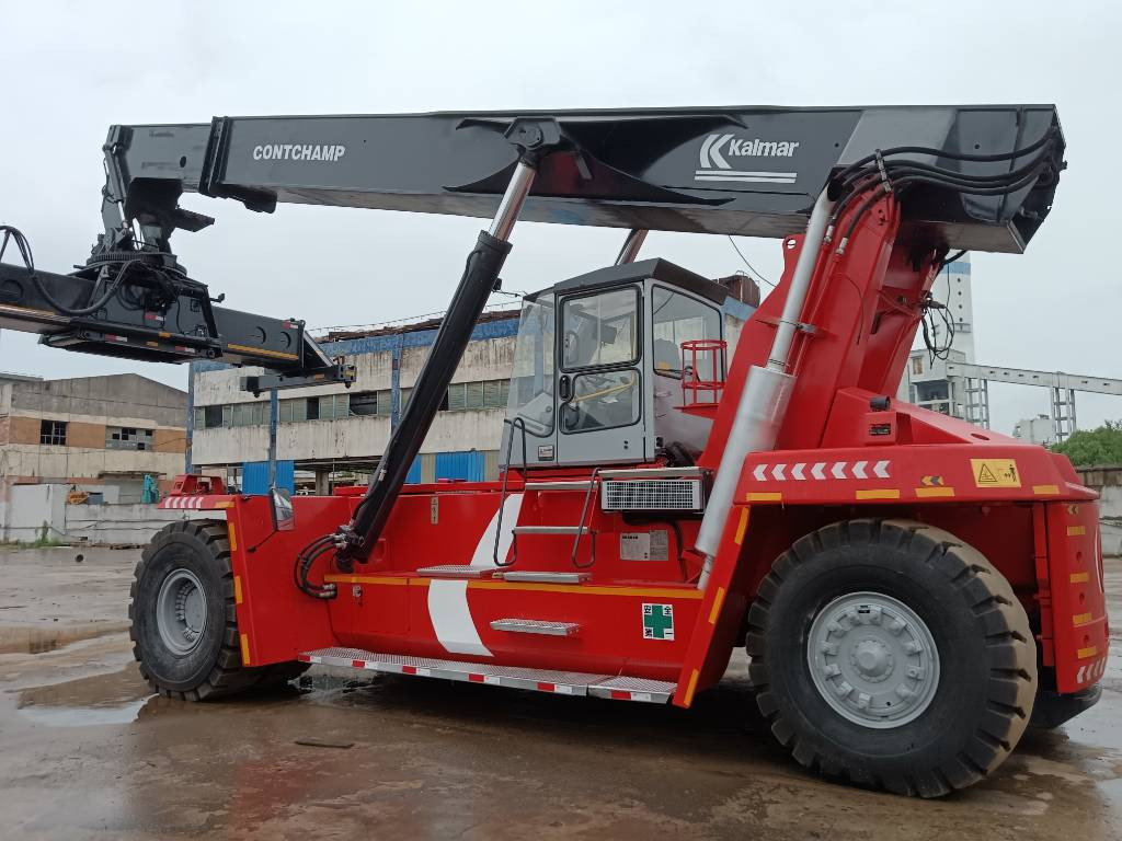 Kalmar DRF 450 - 리치 스태커 : 사진 1 Kalmar DRF 450 - 리치 스태커 : 사진 1