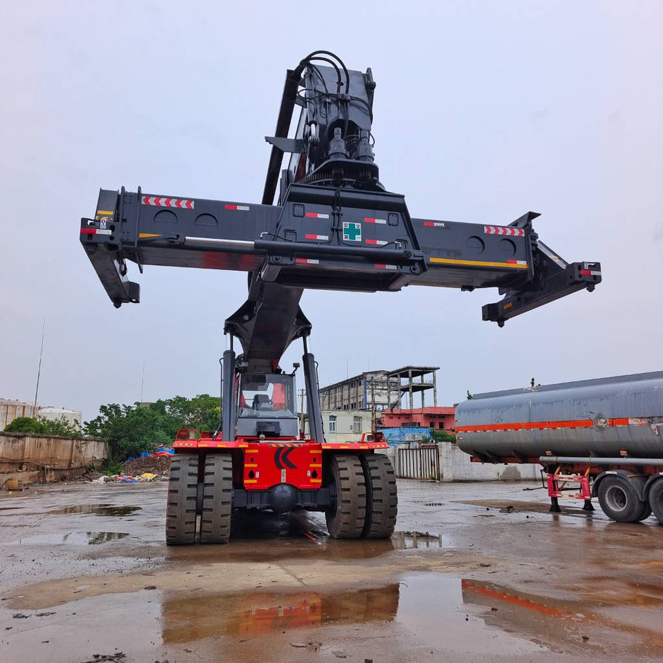 Kalmar DRF 450 - 리치 스태커 : 사진 2 Kalmar DRF 450 - 리치 스태커 : 사진 2
