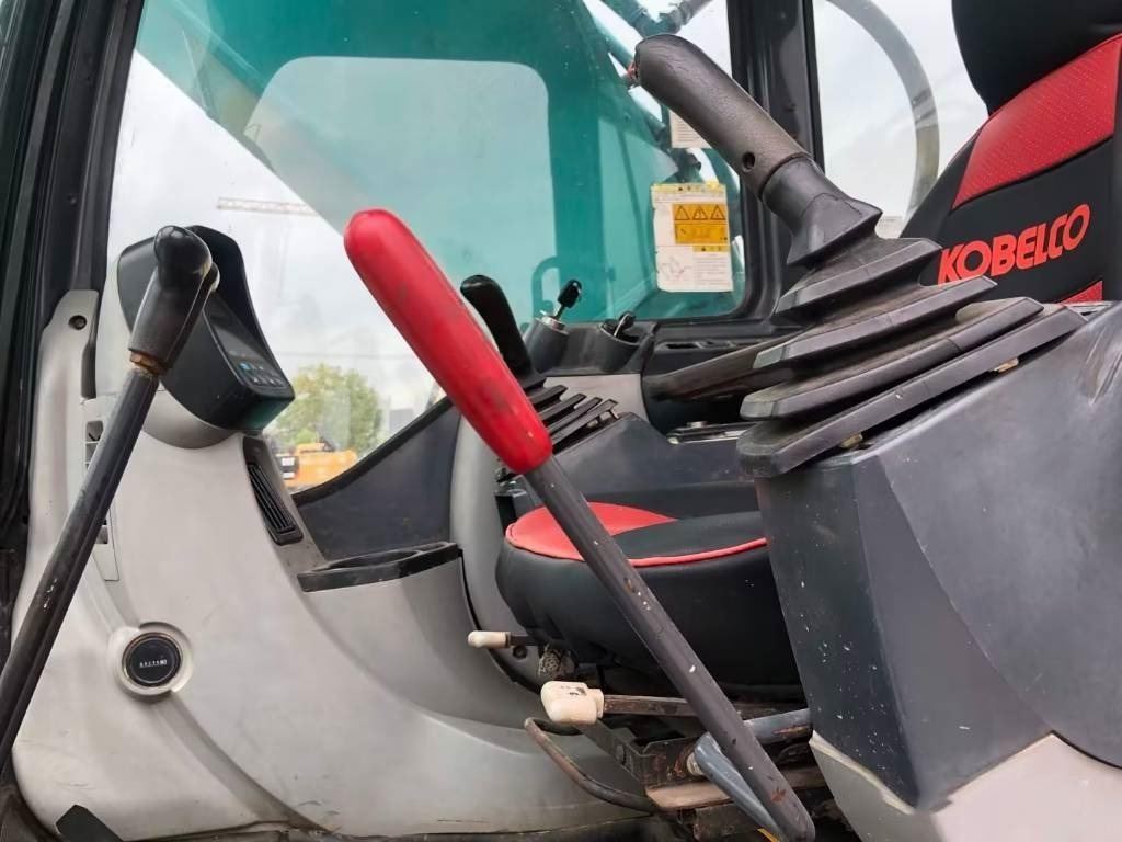 Kobelco SK 210 - 크롤러 굴삭기 : 사진 4 Kobelco SK 210 - 크롤러 굴삭기 : 사진 4