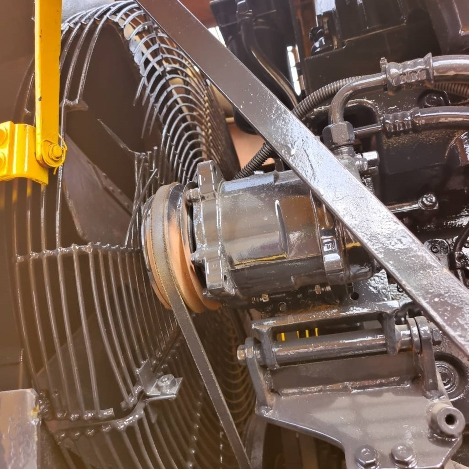 Komatsu WA 470-6 - 크롤러 굴삭기 : 사진 2 Komatsu WA 470-6 - 크롤러 굴삭기 : 사진 2