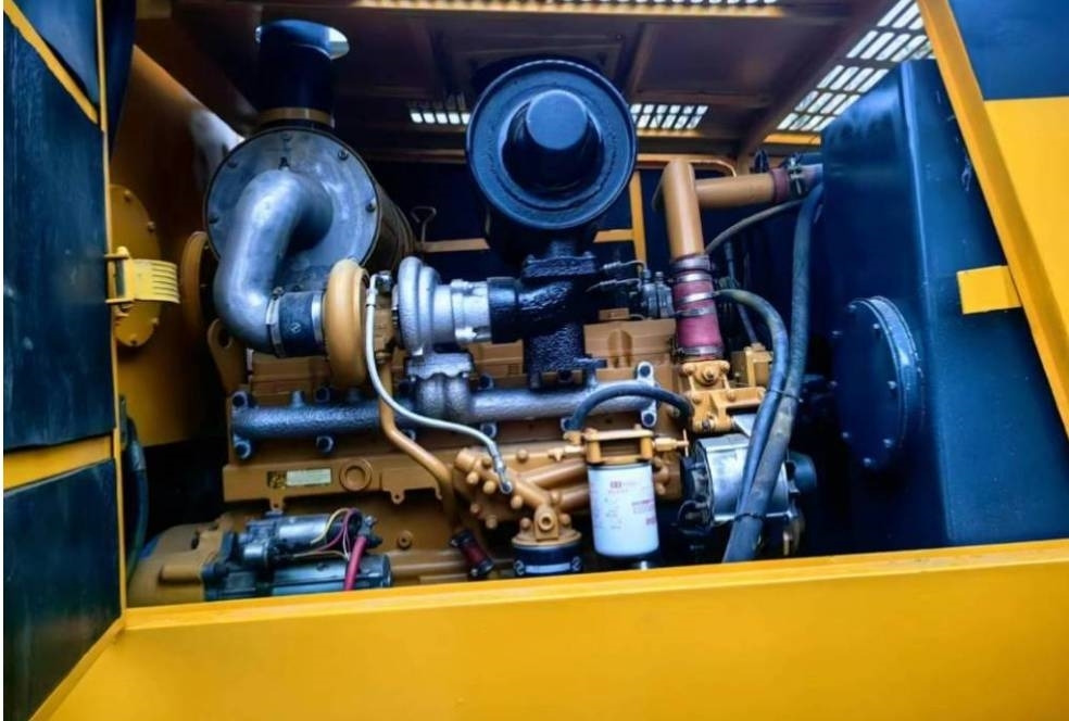 XCMG GR 2153 - 그레이더 : 사진 2 XCMG GR 2153 - 그레이더 : 사진 2