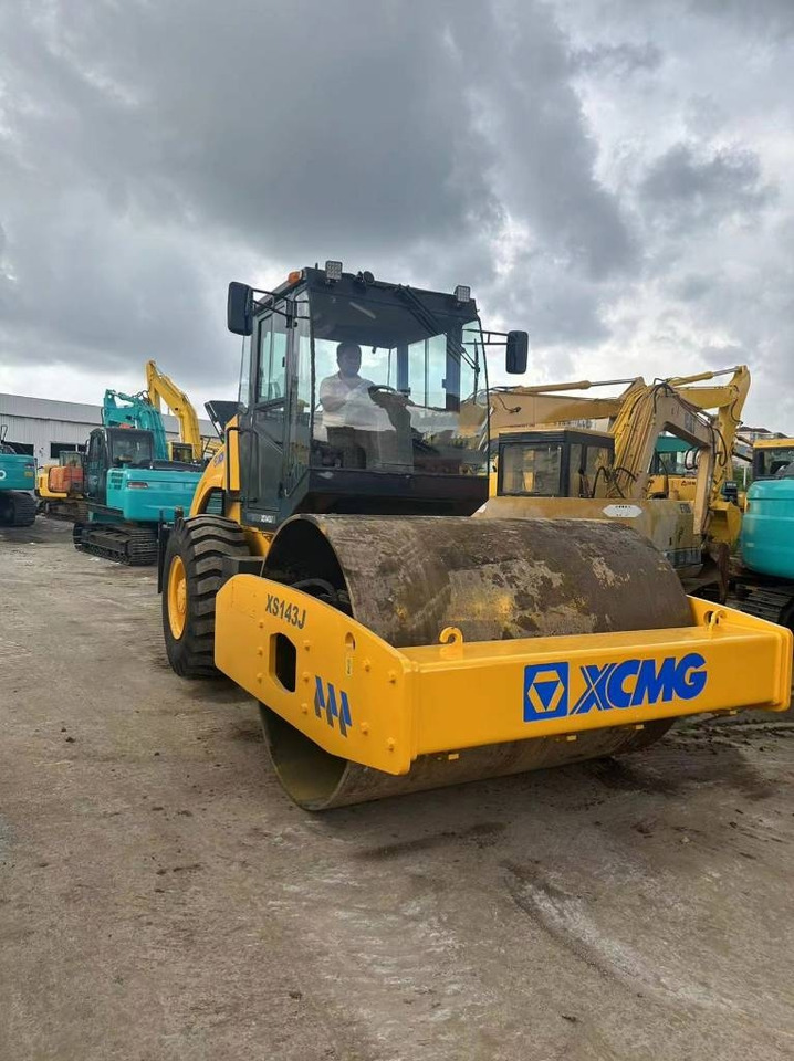 XCMG XS 143 - 크롤러 굴삭기 : 사진 1 XCMG XS 143 - 크롤러 굴삭기 : 사진 1