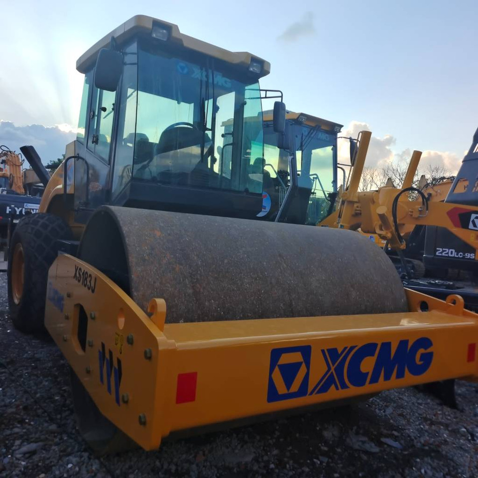 XCMG XS 183 J - 압축기 : 사진 3 XCMG XS 183 J - 압축기 : 사진 3