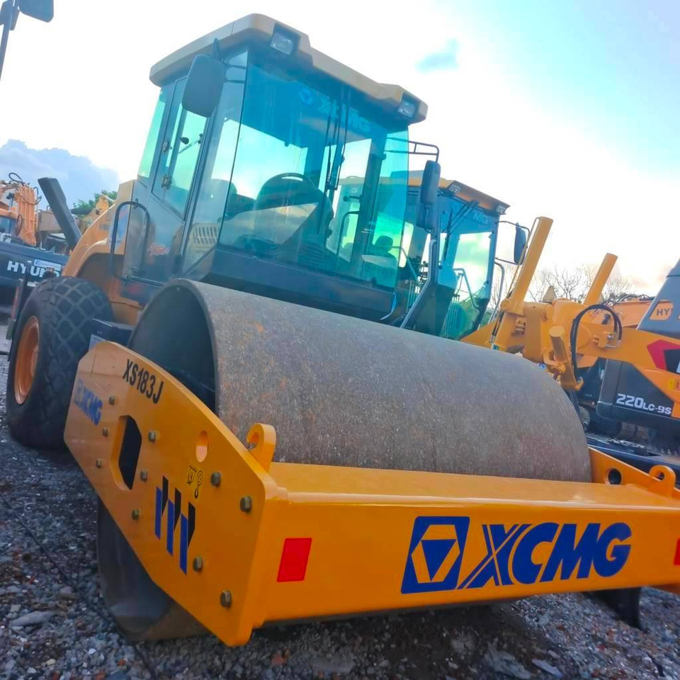 XCMG XS 183 J - 압축기 : 사진 4 XCMG XS 183 J - 압축기 : 사진 4