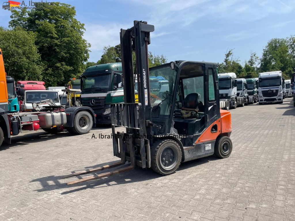 Doosan D30S-7 3000 kg Tragkraft Guter Zustand - 디젤 지게차 : 사진 1 Doosan D30S-7 3000 kg Tragkraft Guter Zustand - 디젤 지게차 : 사진 1