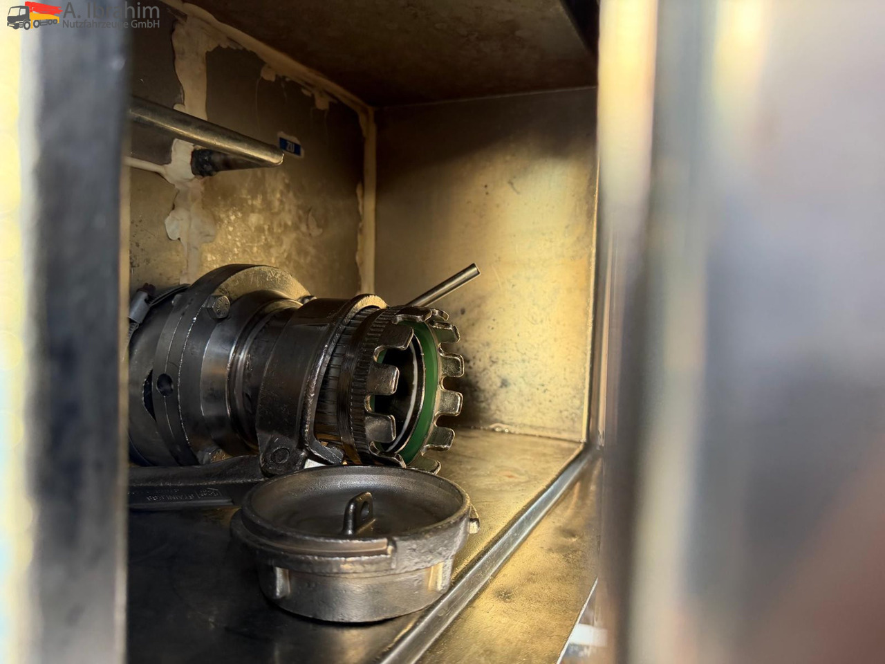 유조 세미 트레일러 Feldbinder Lebensmittel Tank Container 26500 L | 2 Kammern | Heizung | 20 ft | Edelstahl : 사진 14 유조 세미 트레일러 Feldbinder Lebensmittel Tank Container 26500 L | 2 Kammern | Heizung | 20 ft | Edelstahl : 사진 14