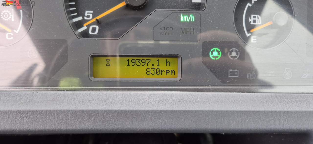 Komatsu WA 250 Zustand technisch ok, optisch 3-4 Unterlagen vorhanden - 휠 로더 : 사진 2 Komatsu WA 250 Zustand technisch ok, optisch 3-4 Unterlagen vorhanden - 휠 로더 : 사진 2