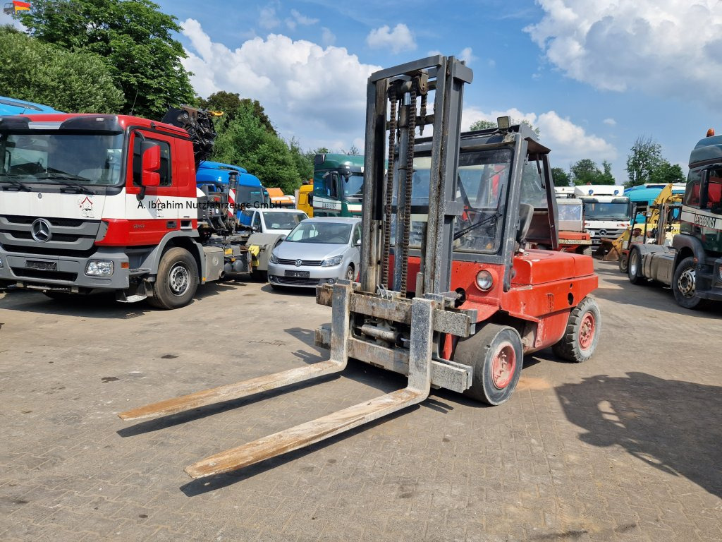 Linde H60 alt, aber läuft. 2x vorhanden, Tragfähigkeit 6000 kg - 디젤 지게차 : 사진 4 Linde H60 alt, aber läuft. 2x vorhanden, Tragfähigkeit 6000 kg - 디젤 지게차 : 사진 4