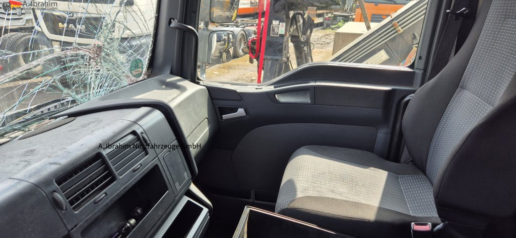 MAN TGL 8.150 4X2 BL Unfallschaden bedingt fahrbereit, Motor ok - 밴 : 사진 2 MAN TGL 8.150 4X2 BL Unfallschaden bedingt fahrbereit, Motor ok - 밴 : 사진 2