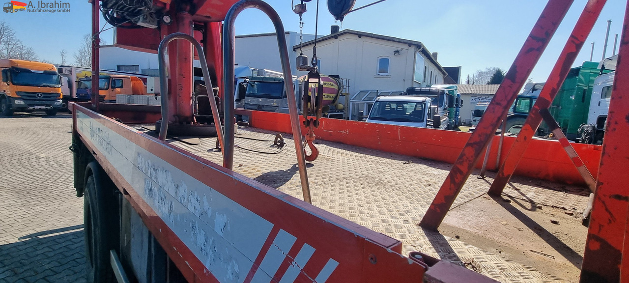 Mercedes-Benz 1722 Dachdeckerkran Cormach 30000 TECH, - 크레인 트럭, 드롭사이드/ 플랫베드 트럭 : 사진 2 Mercedes-Benz 1722 Dachdeckerkran Cormach 30000 TECH, - 크레인 트럭, 드롭사이드/ 플랫베드 트럭 : 사진 2