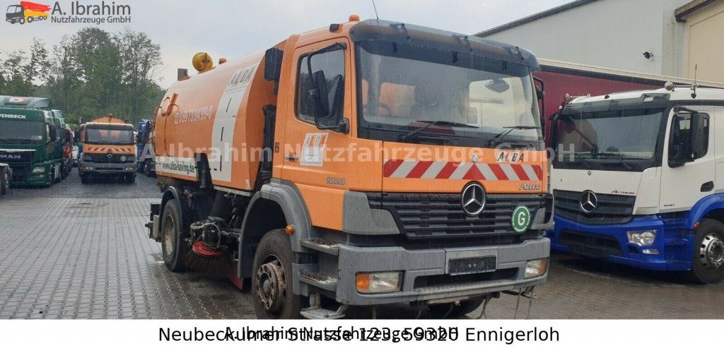 Mercedes-Benz 1823 DB 1823,Optifant 70, 3677 h Betriebsst., 2 Motors, 3 Pedals - 거리 청소 차량 : 사진 1 Mercedes-Benz 1823 DB 1823,Optifant 70, 3677 h Betriebsst., 2 Motors, 3 Pedals - 거리 청소 차량 : 사진 1