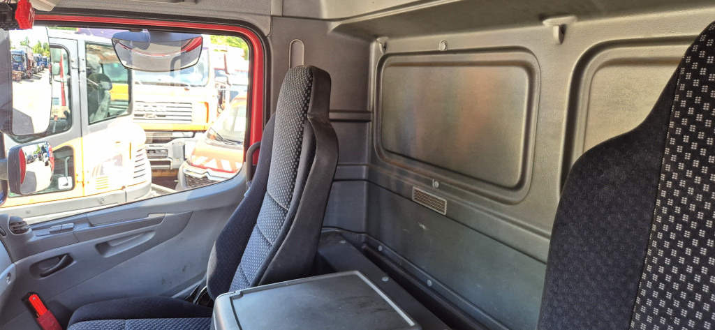 Mercedes-Benz 1829L Staplerhalterung, , Schiebeplane - 커튼사이더 트럭 : 사진 5 Mercedes-Benz 1829L Staplerhalterung, , Schiebeplane - 커튼사이더 트럭 : 사진 5