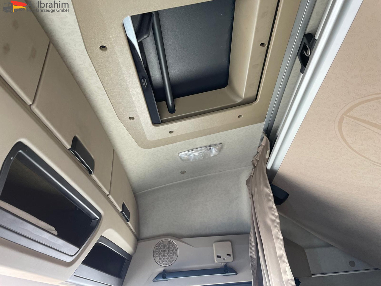 Mercedes-Benz 1845 Kipphydraulik, Retarder, Kompressor 4x2 - 트랙터 유닛 : 사진 5 Mercedes-Benz 1845 Kipphydraulik, Retarder, Kompressor 4x2 - 트랙터 유닛 : 사진 5