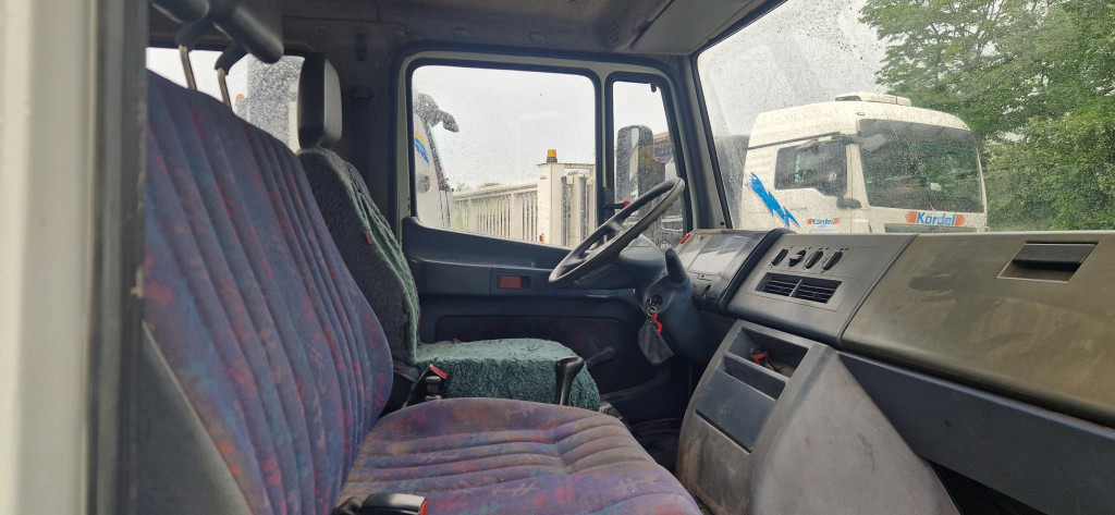 Mercedes-Benz 615D Doka Pritsche, Zustand gut - 플랫베드 밴, 콤비 밴 : 사진 2 Mercedes-Benz 615D Doka Pritsche, Zustand gut - 플랫베드 밴, 콤비 밴 : 사진 2