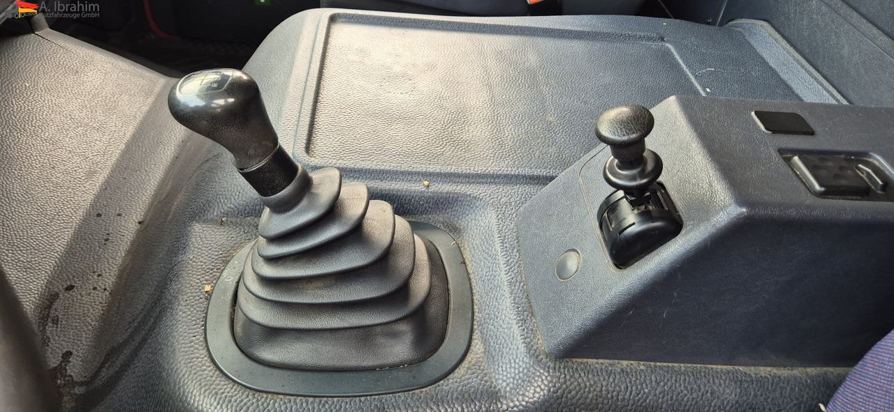 Mercedes-Benz 823 LBW | Radstand 4900 mm | 7.2 m Pritsche Klima | 3 Pedals - 커튼 사이드 밴 : 사진 3 Mercedes-Benz 823 LBW | Radstand 4900 mm | 7.2 m Pritsche Klima | 3 Pedals - 커튼 사이드 밴 : 사진 3