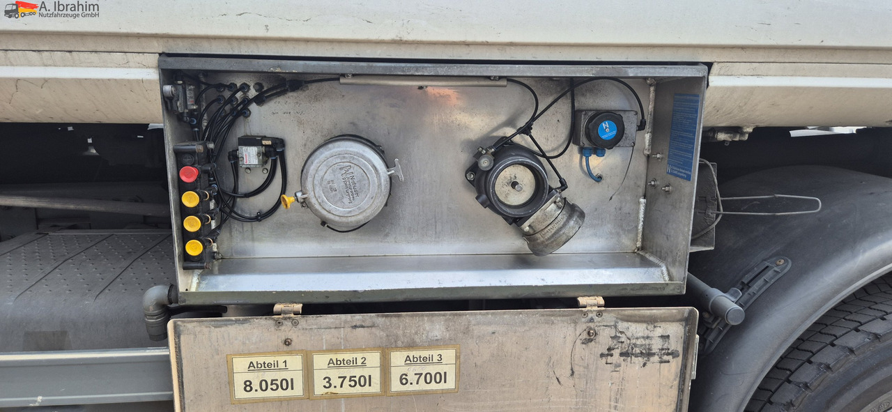 Mercedes-Benz Actros 2536 L 3 Kammern, 19500 L, mp3, Oben Unten Befüllung - 유조트럭 : 사진 5 Mercedes-Benz Actros 2536 L 3 Kammern, 19500 L, mp3, Oben Unten Befüllung - 유조트럭 : 사진 5