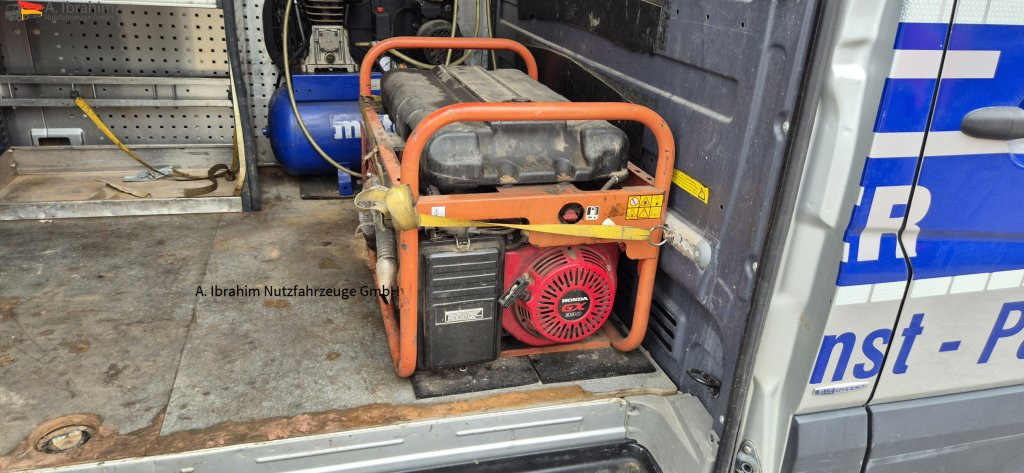 Mercedes-Benz DB 313 Sprinter Werstatt, Service, einsatzbereit ATM mit ca. 160 tkm - 소형 밴 : 사진 5 Mercedes-Benz DB 313 Sprinter Werstatt, Service, einsatzbereit ATM mit ca. 160 tkm - 소형 밴 : 사진 5