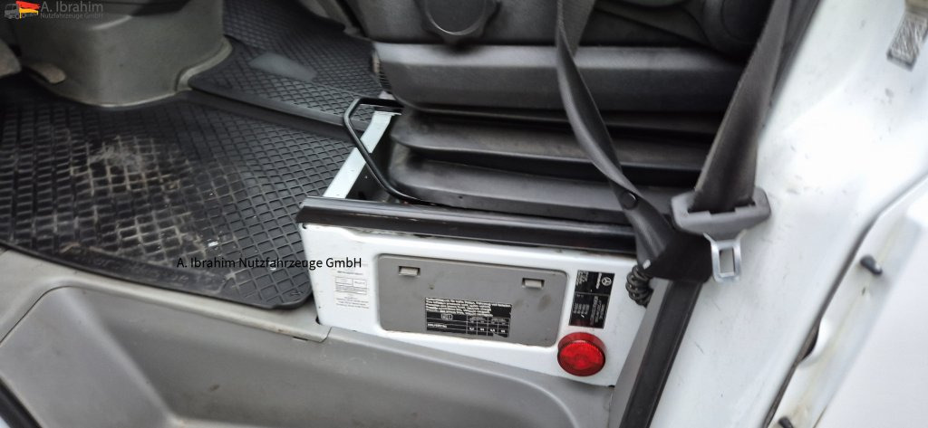 Mercedes-Benz Sprinter DB 319 CDI Automatik, Tempomat, ATM bei 290 tkm - 견인 트럭 : 사진 4 Mercedes-Benz Sprinter DB 319 CDI Automatik, Tempomat, ATM bei 290 tkm - 견인 트럭 : 사진 4