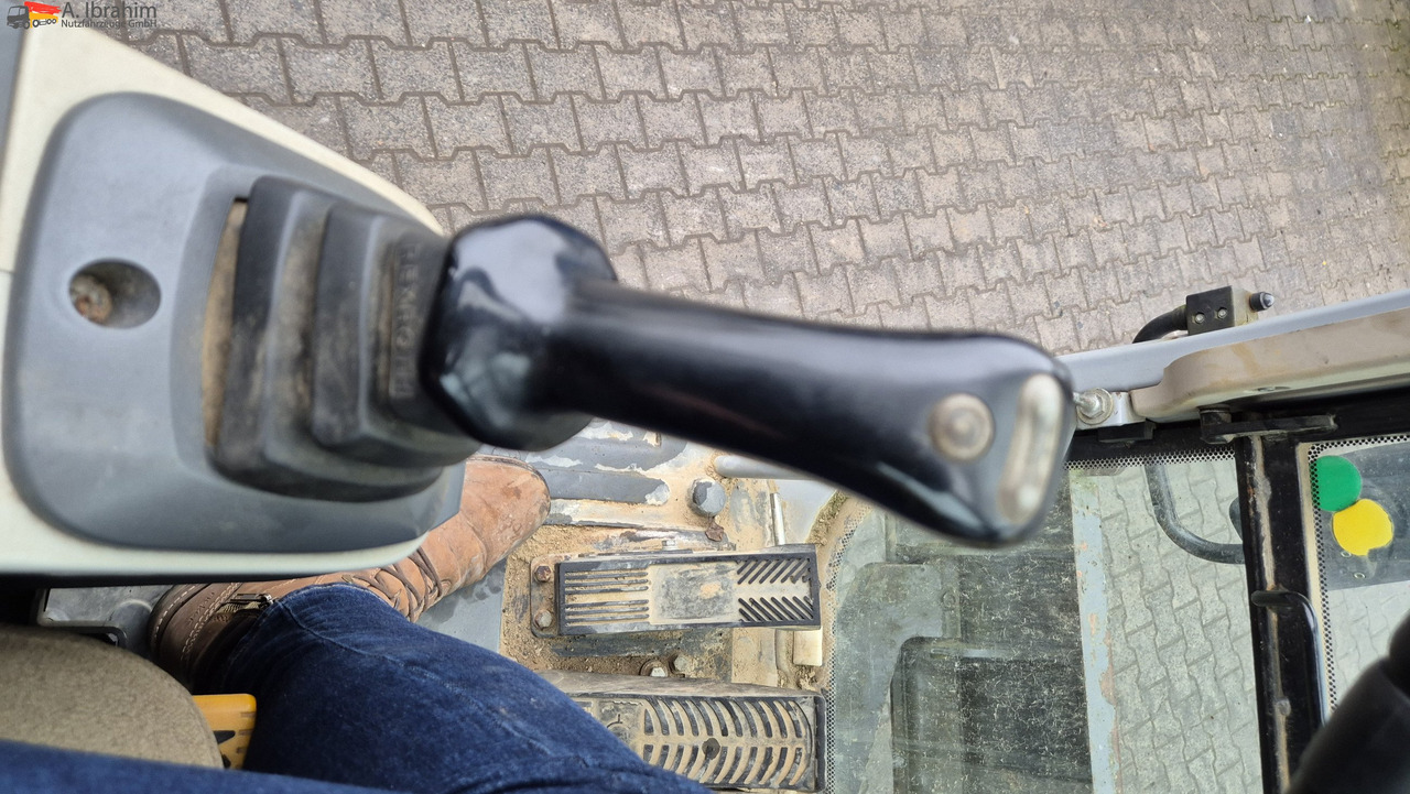 New Holland MH 2.6 Zustand gut, deutsche Maschine incl. Greifer und Dreservo - 휠 굴삭기 : 사진 4 New Holland MH 2.6 Zustand gut, deutsche Maschine incl. Greifer und Dreservo - 휠 굴삭기 : 사진 4