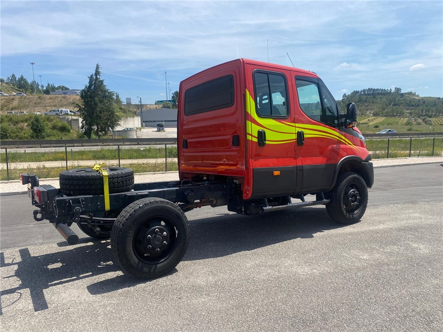 Iveco 70-S180 4X4 - 캡 새시 트럭 : 사진 4 Iveco 70-S180 4X4 - 캡 새시 트럭 : 사진 4