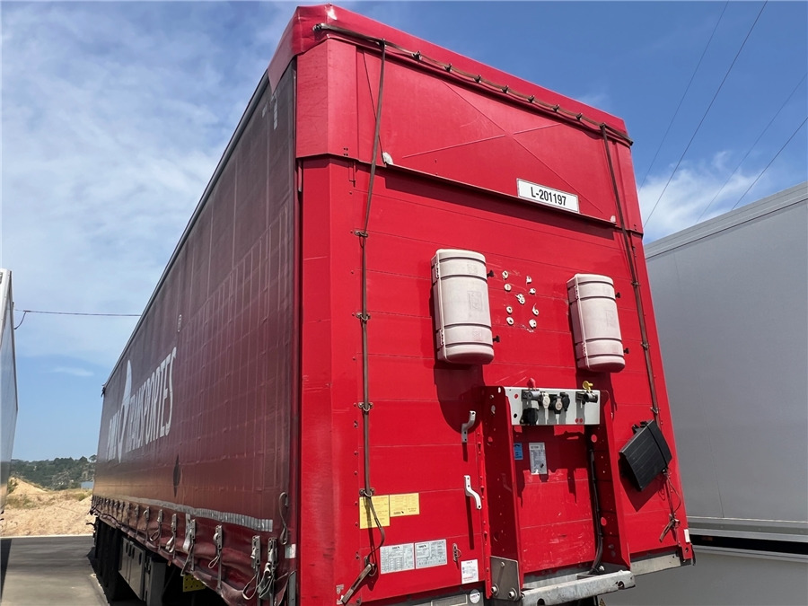 SCHMITZ CARGOBULL SCB-S3T TETO ELEVAR - 커튼사이더 세미 트레일러 : 사진 2 SCHMITZ CARGOBULL SCB-S3T TETO ELEVAR - 커튼사이더 세미 트레일러 : 사진 2