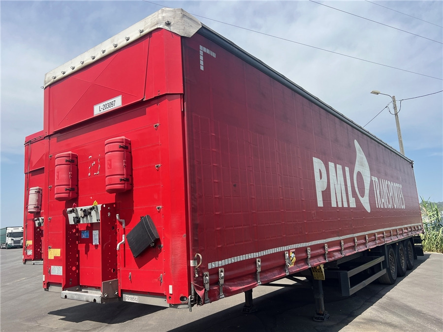 SCHMITZ CARGOBULL SCB-S3T TETO ELEVAR - 커튼사이더 세미 트레일러 : 사진 1 SCHMITZ CARGOBULL SCB-S3T TETO ELEVAR - 커튼사이더 세미 트레일러 : 사진 1