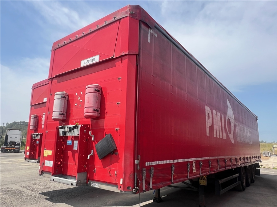SCHMITZ CARGOBULL SCB-S3T TETO ELEVAR - 커튼사이더 세미 트레일러 : 사진 1 SCHMITZ CARGOBULL SCB-S3T TETO ELEVAR - 커튼사이더 세미 트레일러 : 사진 1